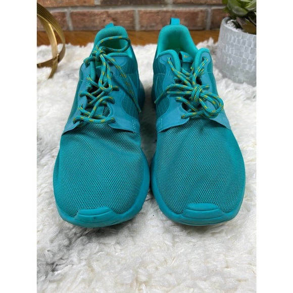 Nike Rosche Run Hyperfuse Woman’s Size 8.5 - Picture 2 of 9